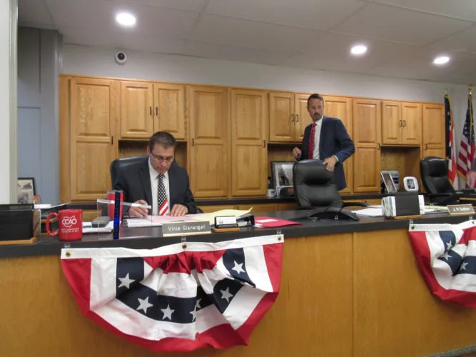 Motel Owner asks Belmont County Commission for help with US 40 weeds